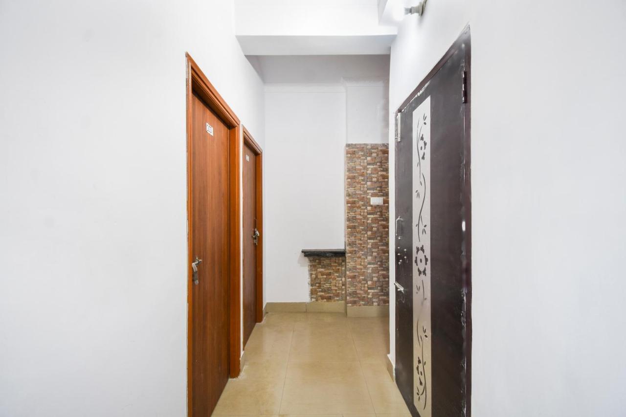 Oyo Flagship Mishika Homes Kolkata Exterior photo